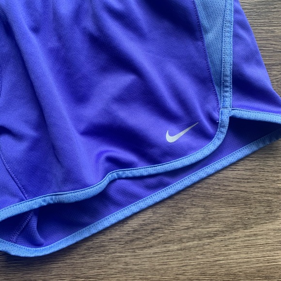 Nike athletic shorts - Picture 2 of 5